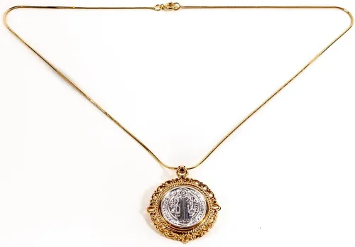Vista 3 de Alea Collection Collar con medalla de San Benito con diseño de ojo malvado joyería religiosa Metal no aplica