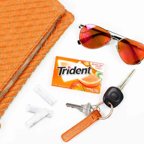 Vista 5 de Trident Tropical Twist - Goma de mascar sin azúcar, 8 paquetes de 14 piezas (112 piezas en total)