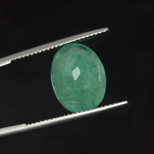 Vista 5 de Esmeralda verde natural de 8,65 quilates. Gema para hacer joyas con corte ovalado con certificado Egl DX-917