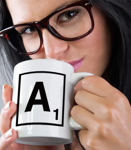 Vista 5 de Taza de café divertida personalizada Taza de café "A" Scrabble inicial monograma letra A taza de té de cerámica blanca 11 oz diseño solo