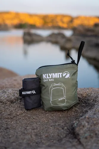 Vista 4 de Klymit Day Pack, mochila de senderismo ligera e impermeable, verde, 20 L
