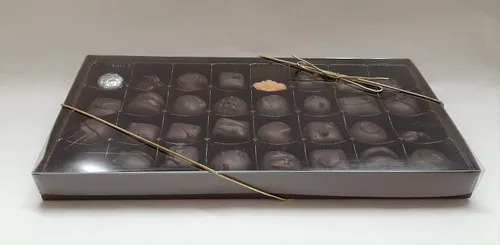 Vista 3 de Oliver's Surtido Chocolates - Chocolate negro, caja de 32 piezas