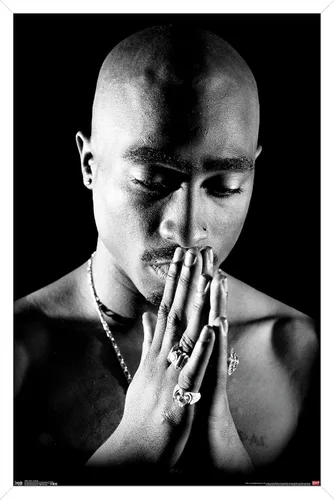 Vista 7 de Trends International Tupac - Póster de pared rezando, 14.725 x 22.375 pulgadas, versión enmarcada de madera de granero