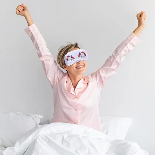 Vista 4 de Máscara de ojos blanca para sublimación, suministros de fiesta de pijamas, para niñas y niños, con rotuladores de tela, máscara de dormir blanca