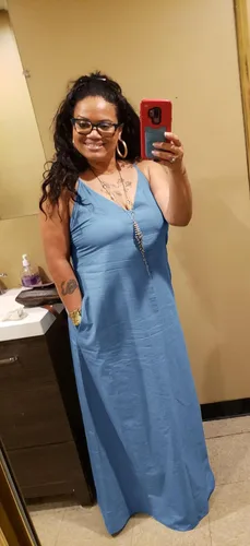 Vista 5 de Chuanqi - Vestido de mezclilla de verano largo hasta el tobillo para mujer, corte suelto estilo casual, tirantes delgados, profundo cuello en V