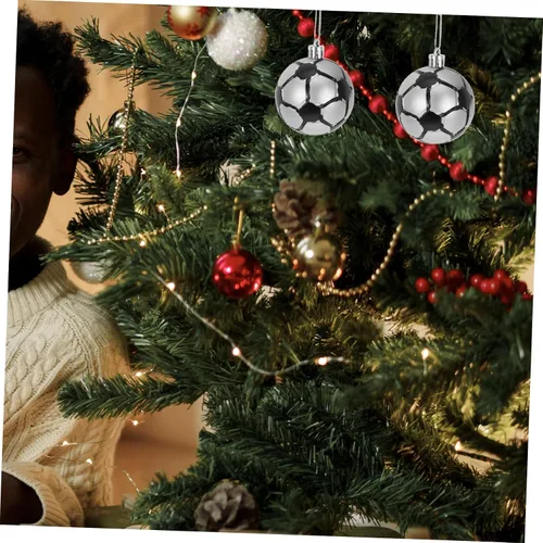 Vista 4 de Toyvian 6 adornos de bola de fútbol de Navidad, decoraciones de bolas de árbol de Navidad para pelota de fútbol, temática deportiva, decoraciones