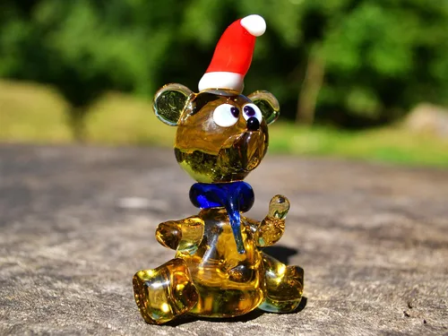 Vista 2 de Figura de oso de cristal amarillo – Escultura en miniatura soplada a mano estilo Murano – Adorno de oso coleccionable para estante o escritorio
