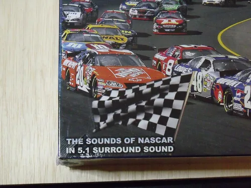 Vista 4 de Juego de mesa NASCAR DVD