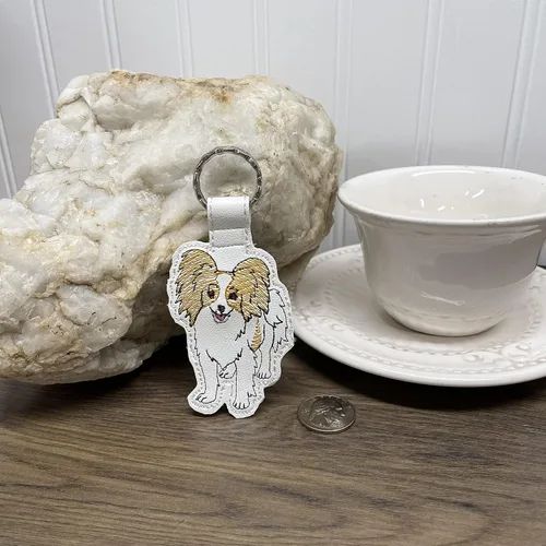 Vista 11 de Papillon Dog Breed Keychain Bag Tag by Syntryz