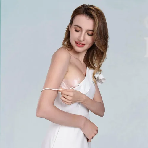 Vista 3 de EMOET Cinta adhesiva transparente para levantamiento de senos, cinta invisible impermeable y resistente al sudor con 2 pares de sujetadores