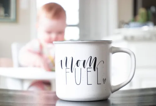 Vista 2 de June & Lucy Taza para mamá con elegante caja de regalo, taza de café novedosa para mamá, lindas tazas de café para mujeres, taza de café con letras