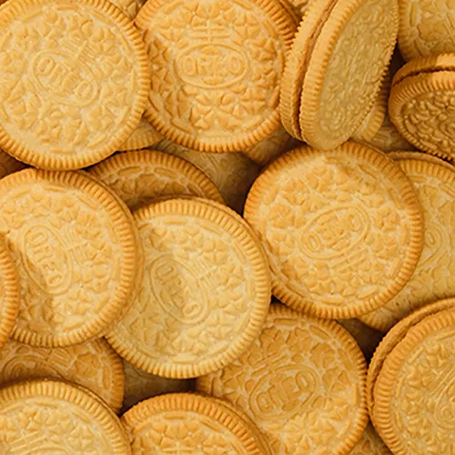 Vista 6 de OREO - Galletas de chocolate estilo sándwich doradas, tamaño fiesta, 24.16 onzas.
