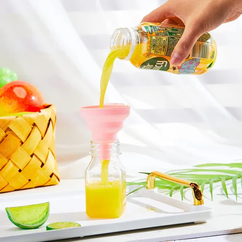 Vista 4 de Potchen 100 botellas vacías de plástico para jugo de 4 onzas con tapas, recipientes reutilizables transparentes a granel para bebidas con etiqueta