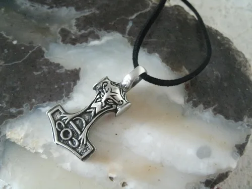 Vista 4 de Thors Hammer Necklace, handmade jewelry pagan norse viking witch witchcraft medieval gothic