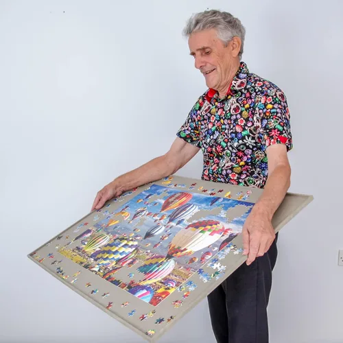 Vista 4 de Jigthings Jigboard 1500 - Tablero de rompecabezas para rompecabezas de hasta 36" x 26". Tablero sólido con borde elevado para la mayoría