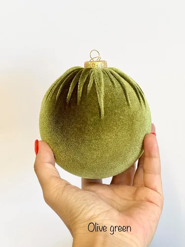 Vista 7 de WHITEROOM Juego de 12 bombillas decorativas de terciopelo verde para árbol de Navidad