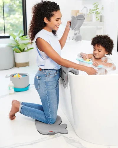 Vista 7 de Skip Hop Taza de enjuague de baño para bebé MOBY - Enjuagador de cascada sin lágrimas, color gris, edad 0+, (paquete de 12)