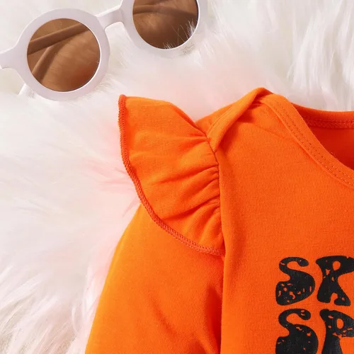 Vista 4 de HAPPYMA Conjunto de ropa de Halloween para bebé niña, traje de calabaza y fantasma, letras impresas con letras y pantalones de campana de calabaza