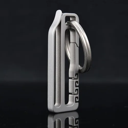 Vista 4 de Llavero de aleación de titanio con clip para cinturón con aleación de titanio, llavero de coche, regalo para hombres, novio y él