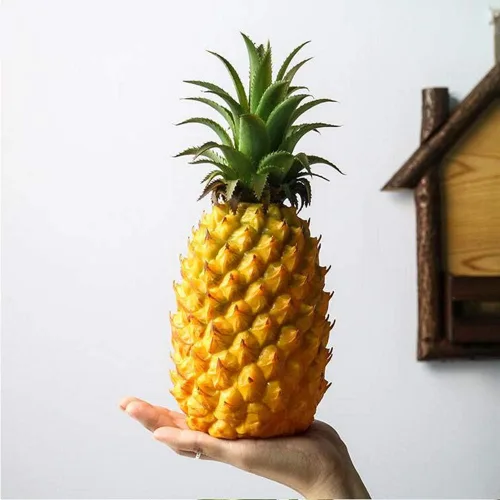 Vista 3 de Yarrkc Adorno de fruta de piña artificial grande de 12 pulgadas, exhibición de piña falsa de alta simulación, frutas, verduras, estudio fotográfico