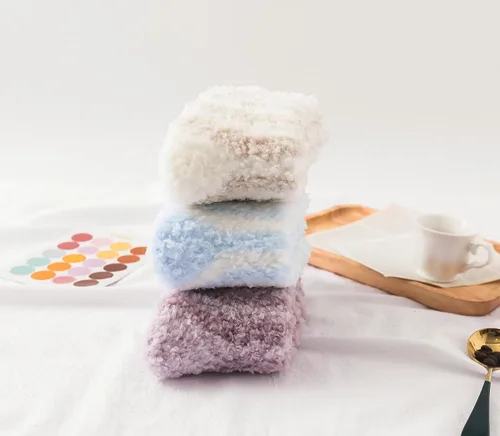 Vista 5 de Calcetines peludos para mujer, cálidos y suaves
