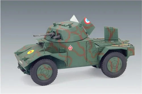 Vista 7 de ICM Modelos Panhard 178 AMD-35 WWII Kit de modelos blindados franceses