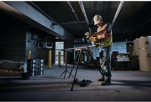 Vista 4 de DEWALT Sierra de cinta MAX XR de 20 V* con doble mano, solo herramienta (DCS376B)