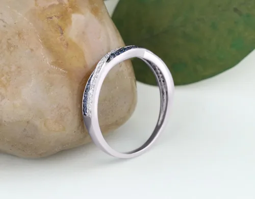 Vista 3 de Dazzlingrock Collection Anillo de compromiso redondo con zafiro azul y diamante blanco entrecruzado para mujer en oro macizo de 10 quilates