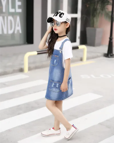 Vista 3 de KIDSCOOL SPACE Vestido de mezclilla para niñas, suéter de jeans rasgados