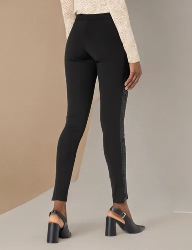 Vista 3 de Karl Lagerfeld Paris Women's Compression Skinny Mid Rise Logo Taping Pant