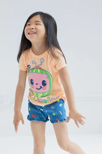 Vista 2 de CoComelon JJ - Conjunto de camiseta y pantalones cortos para bebés y niños pequeños