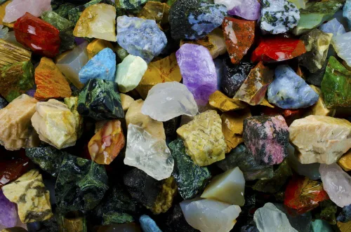 Vista 3 de Materiales Hypnotic Gems: mezcla de 17 tipos de piedras brutas y de fuente para todo tipo de usos