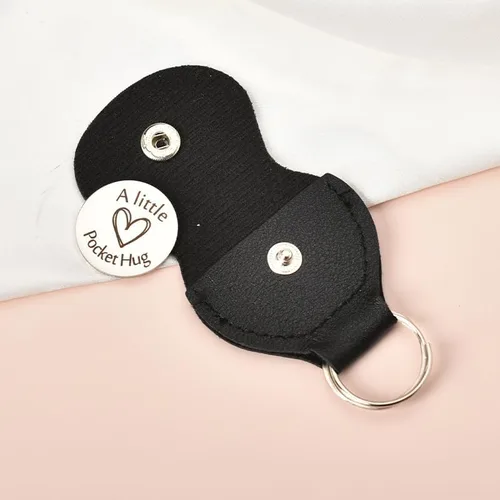 Vista 4 de Llavero de bolsillo con ficha de abrazo, regalos para mujeres y hombres, grabado, inspirador, boda, graduación, cumpleaños, regalos