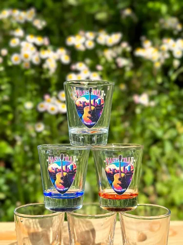Vista 2 de Nashville Tennessee Music City Souvenir - Vaso de chupito redondo de 1.5 onzas (azul)