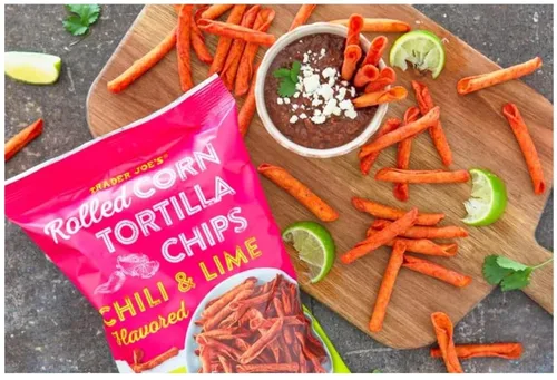 Vista 3 de Trader Joe's Chips de tortilla de maíz enrollados, chile y lima, 9 onzas (paquete de 1)
