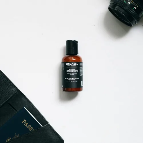 Vista 6 de Brickell - Hidratante facial esencial diario para hombres, loción facial natural y orgánica de rápida absorción con ácido hialurónico, té verde