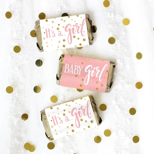 Vista 3 de Mini envoltorios de barra de caramelo rosa y dorado con texto en inglés "It's a Girl" para baby shower, 45 calcomanías