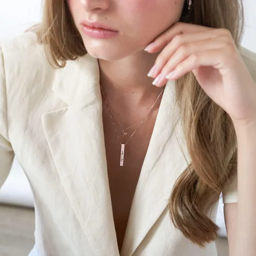 Vista 3 de OAK & LUNA - Personalized Pillar Bar Name Necklace With or Without Diamond - Customized Engraved Inscriptions - Pendant Jewelry Gift for Women, Her