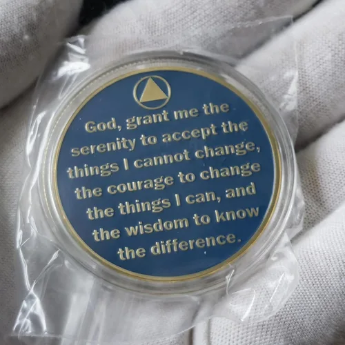 Vista 2 de Fuera de las cenizas de la adicción Phoenix Sobriety Chip AA Medallón Serenity Prayer Challenge Coin
