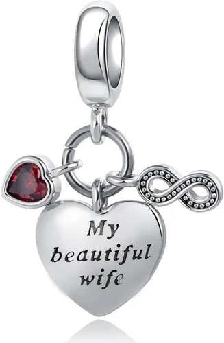 Vista 7 de 2 dijes de corazón para madre e hija con texto en inglés "I Love You to the Moon and Back