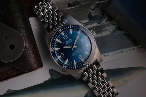 Vista 2 de Alsta Reloj superautomático Nautoscaph de 1.575 in a elección de pulsera y color de esfera