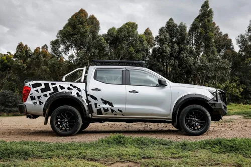 Vista 2 de Bed Tires sellos adhesivos gráficos compatibles con Nissan Navara Np300 (negro)