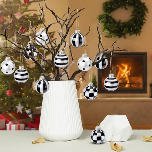 Vista 7 de 12 bolas de Navidad en blanco y negro, bolas colgantes de 1.6 pulgadas, bolas colgantes de búfalo de cristal a cuadros, decoración de árbol de bolas