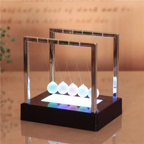 Vista 3 de Baoblaze Newtons Cradle - Pelotas de equilibrio de cristal, juguetes físicos, mesa de péndulo oscilante para niños y adultos, regalos aliviadores