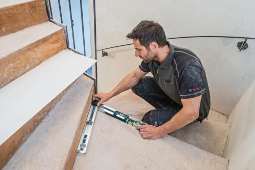 Vista 6 de Bosch GAM 220 MF Buscador digital de ángulos 4 en 1, incluye extensión de pata, 4 pilas AA y estuche de transporte