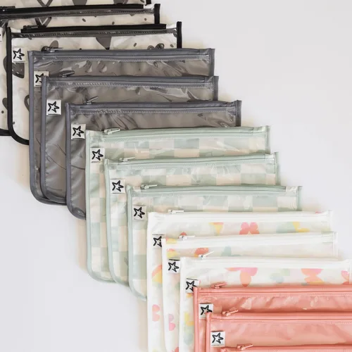 Vista 4 de Tiny Twinkle Bolsas organizadoras de pañales, paquete de 3 bolsas organizadoras de viaje transparentes a prueba de desorden y bolsa de aseo aprobada