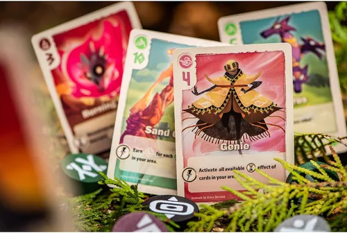 Vista 3 de Renegade Game Studios: Vale of Eternity Monster Doming - Juego de cartas de estrategia de dibujo para 2 a 4 jugadores, mayores de 14 años