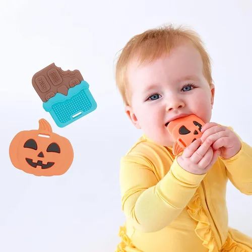 Vista 5 de Nuby Mordedor de silicona para calabaza y barra de chocolate, paquete de 2, más de 3 meses
