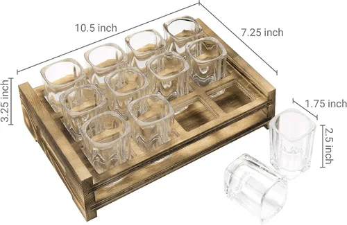 Vista 5 de Juego de servicio de vasos de chupito MyGift Incluye 12 vasos de chupito cuadrados y bandeja de servidor ranurada de madera marrón quemada Slotted