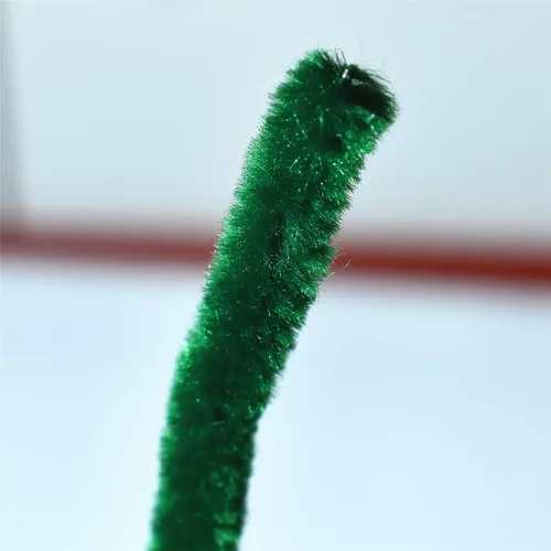 Vista 3 de Limpiapipas de Chenille Verde Oscuro (Paquete de 200) para Decoraciones de Manualidades DIY Creativas (12 x 0.24 pulgadas)
